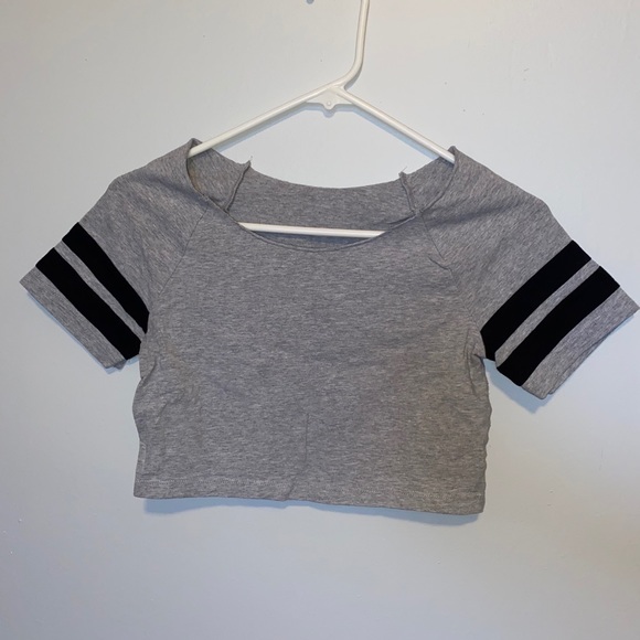 Gray crop top - Picture 2 of 2